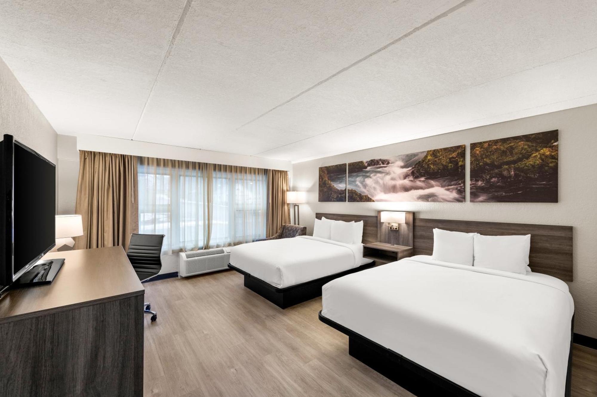 Clarion Pointe Rhinelander Downtown Hotel Ngoại thất bức ảnh